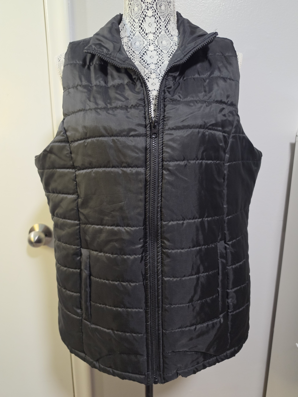 Bobbie Brooks Plus Black Quilted Puffer Vest 1X Full Zip Mock Neck - Picture 2 of 5